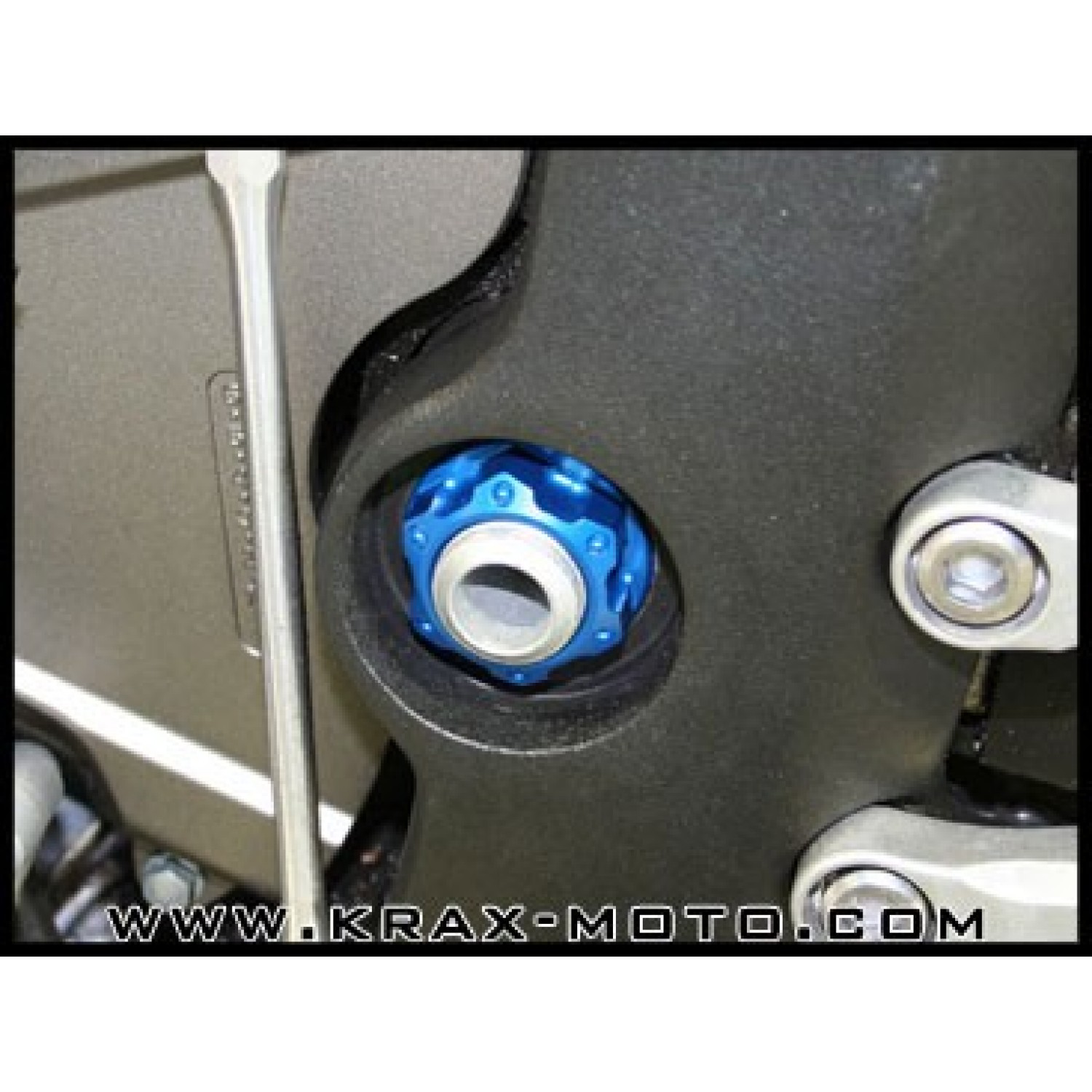 Cadre Coulissant Pièces De Moto Bras Oscillant Bobines Curseur Bras  Oscillant Couvercle Support Vis Paddock pour Suzuki Hayabusa GSXR1300 Toute  L'année (Color : Blue-m10) : : Auto et Moto