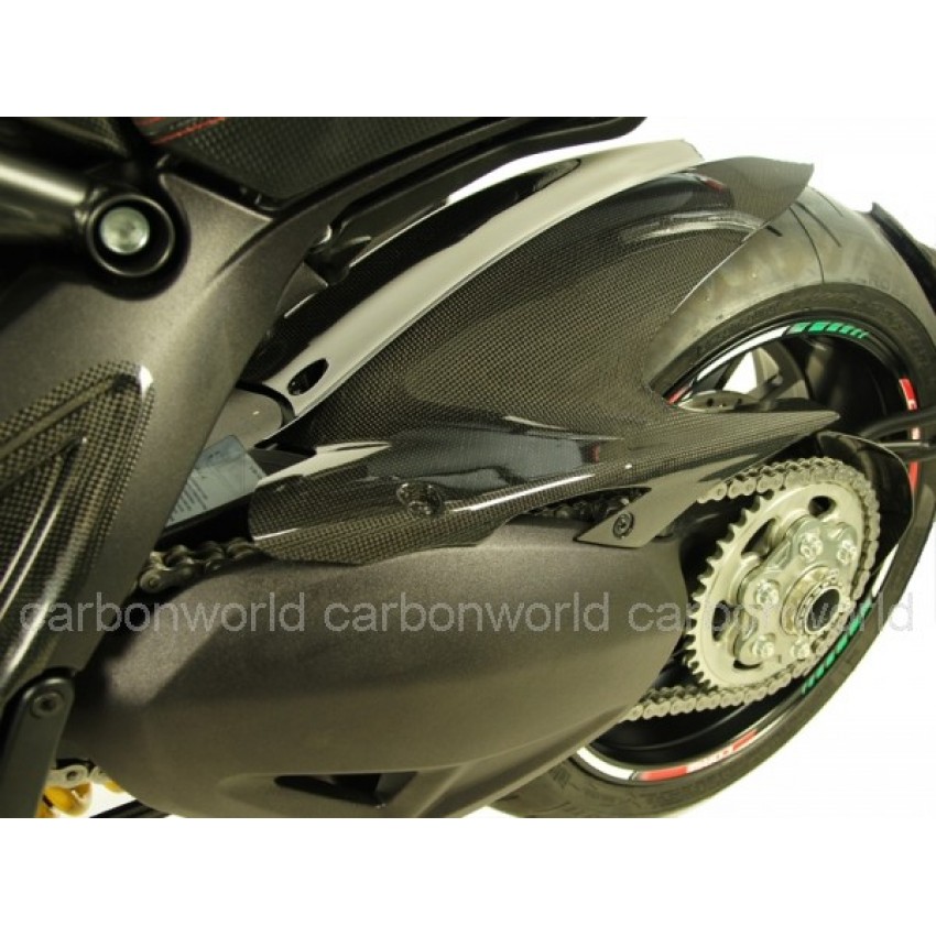 Garde boue arrière carbone - Diavel - Ducati