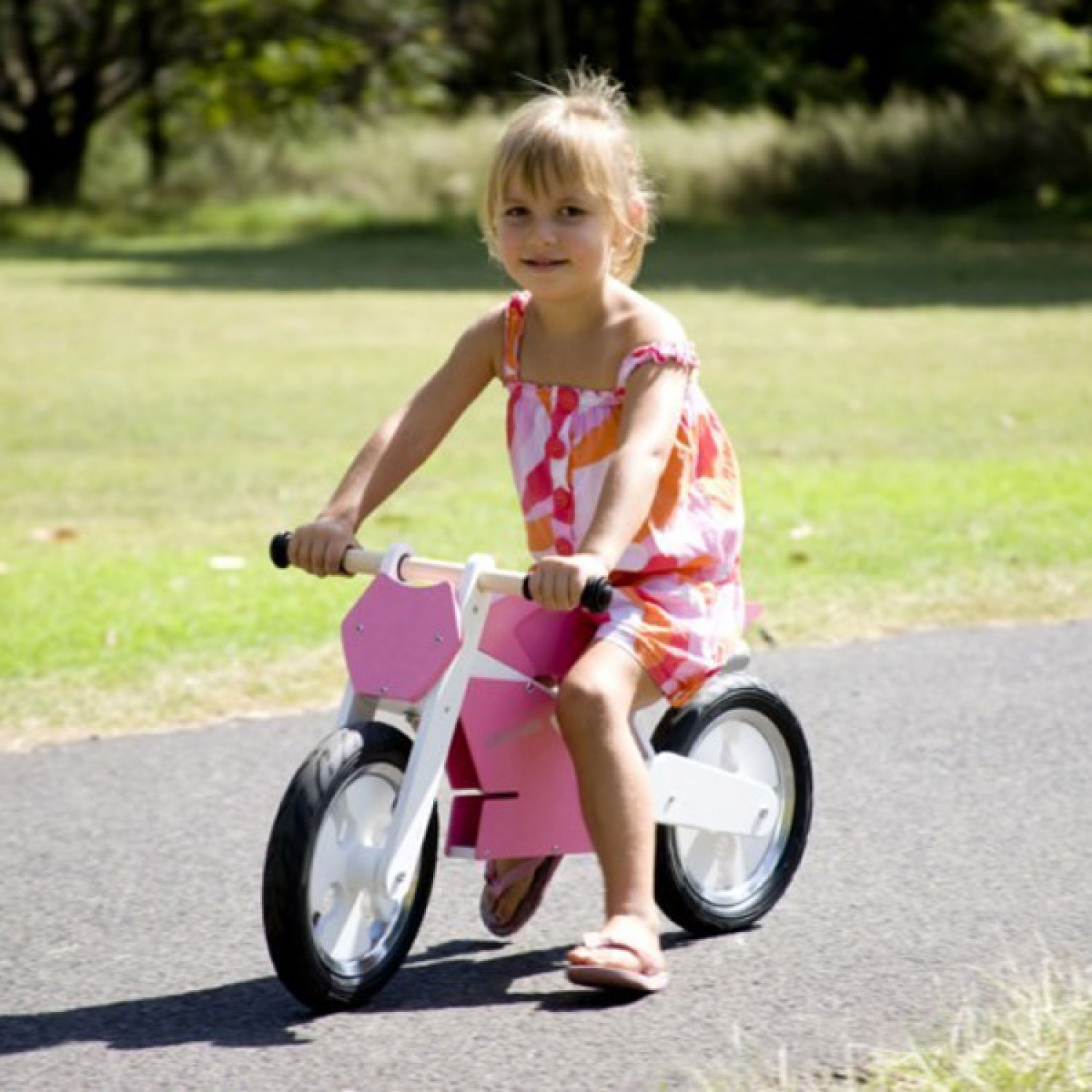 Draisienne Evel Knievel Kiddimoto, le vélo en bois sans pédales