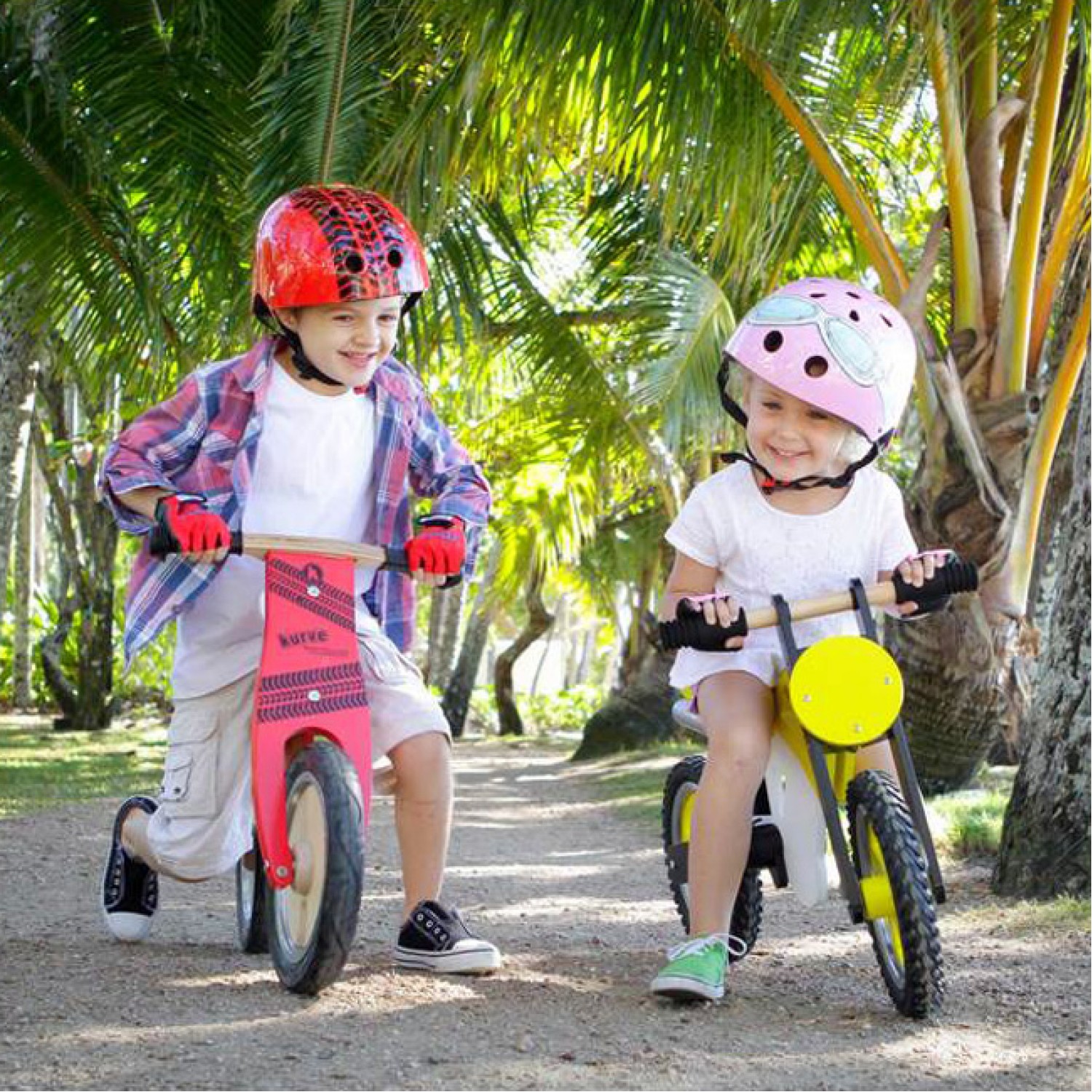 Draisienne Evel Knievel Kiddimoto, le vélo en bois sans pédales pour enfant