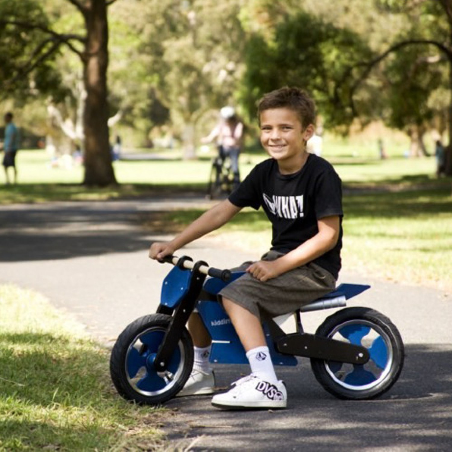 Draisienne bois police Kiddimoto - Starshop votre spécialiste des