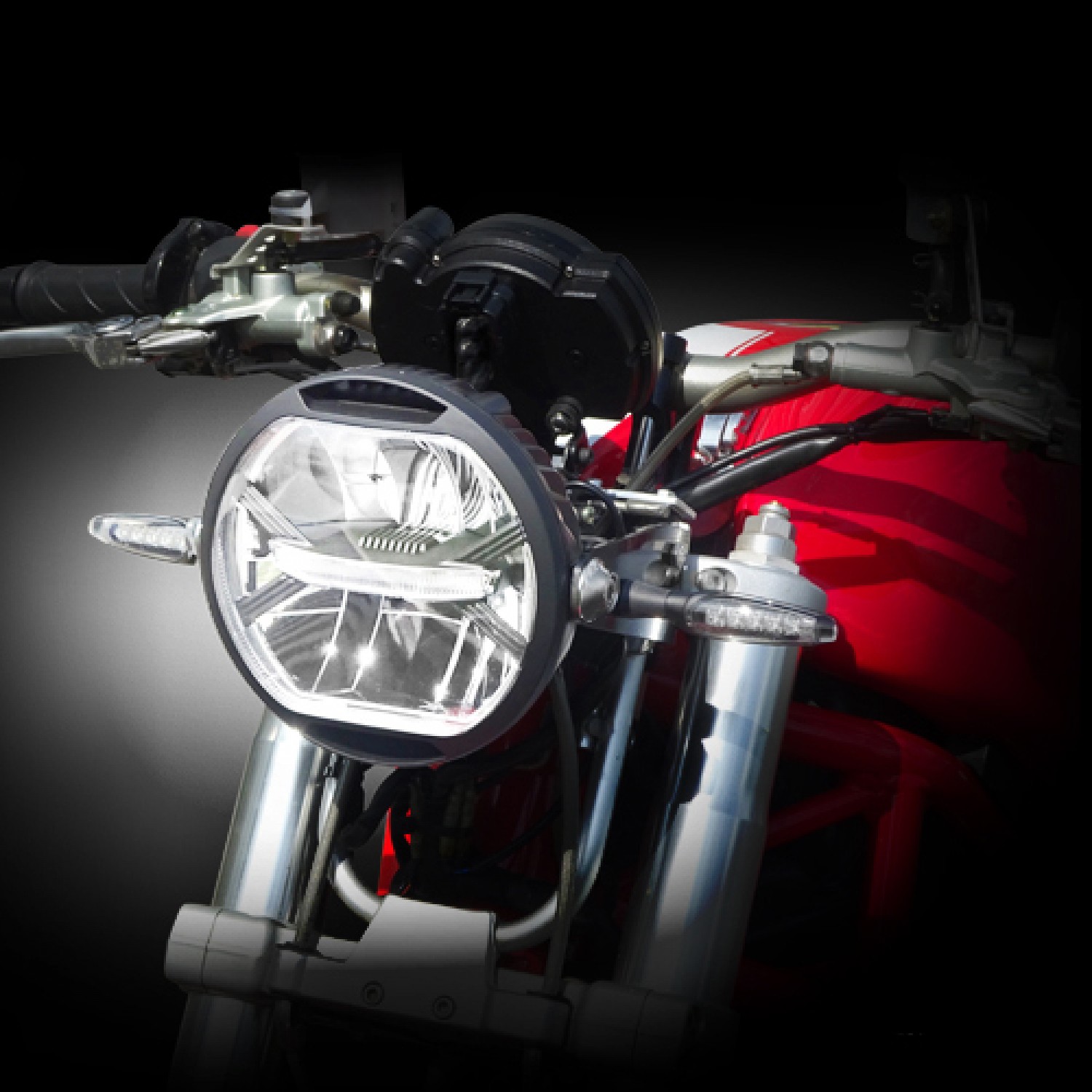 Phare led moto 7 universel