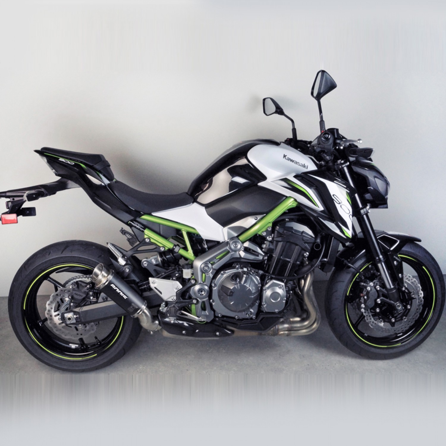  Moto Échappement Échappement Modifié Slip Mi Lien Tuyau  Catalyseur Supprimer Éliminateur Ajustement Amélioré pour Kawasaki Z900  Z900e 2017-2022 Décorer (Color : Silver)