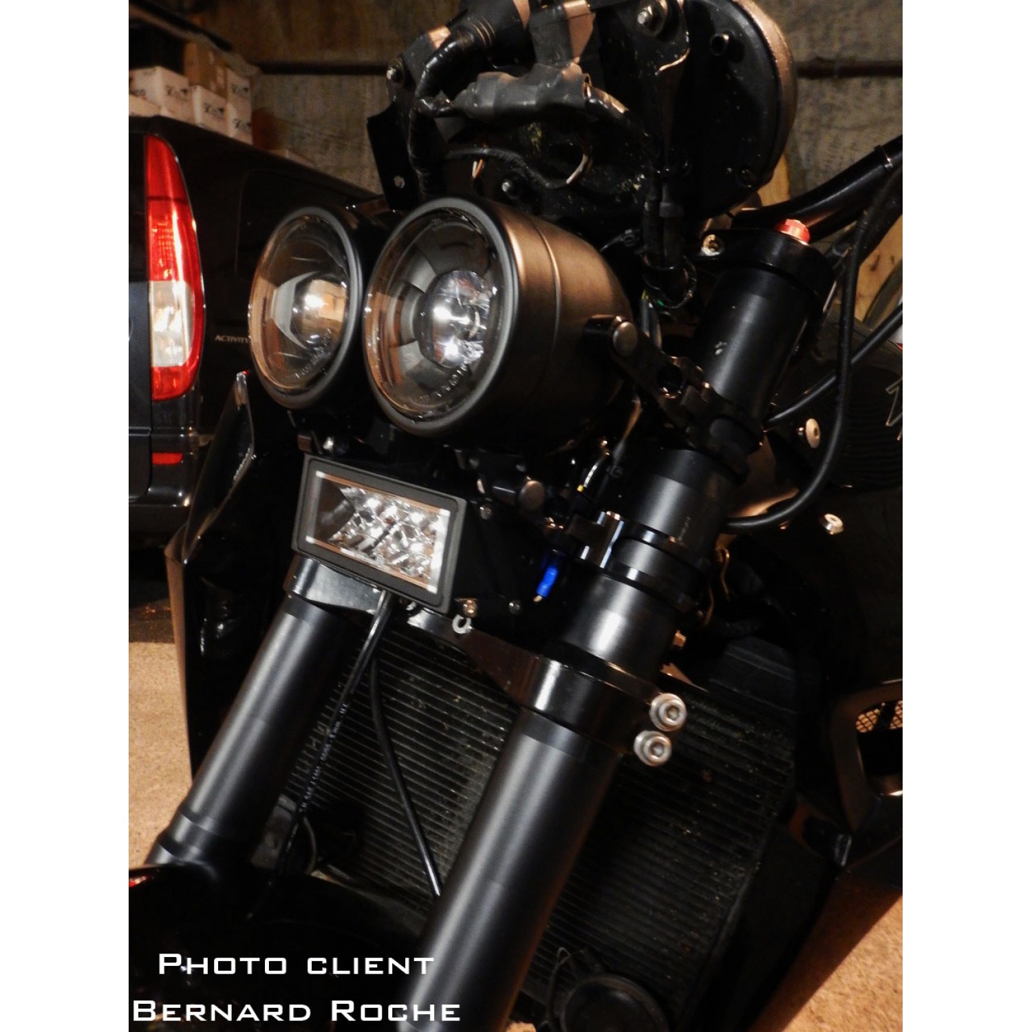 Plaque phare double optique halogène + led moto noir